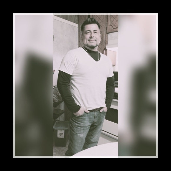 Meet your Posher, Joshua - Picture 2 of 2